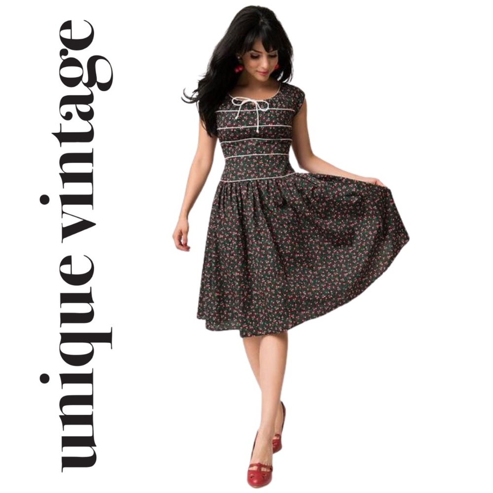 Unique Vintage 1940s Style Black Cherry Print Jeanie Swing Dress, Med-Large, NWT